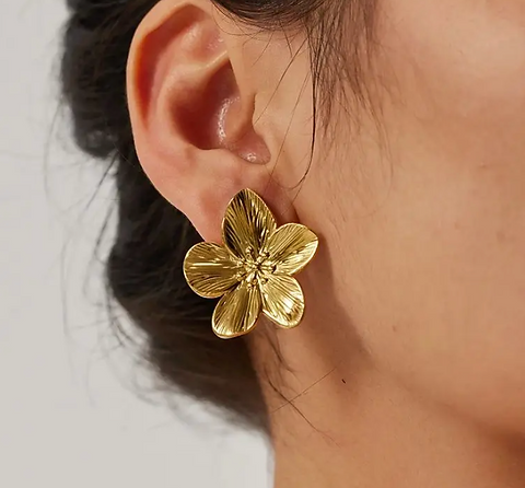 FLOWY EARRINGS