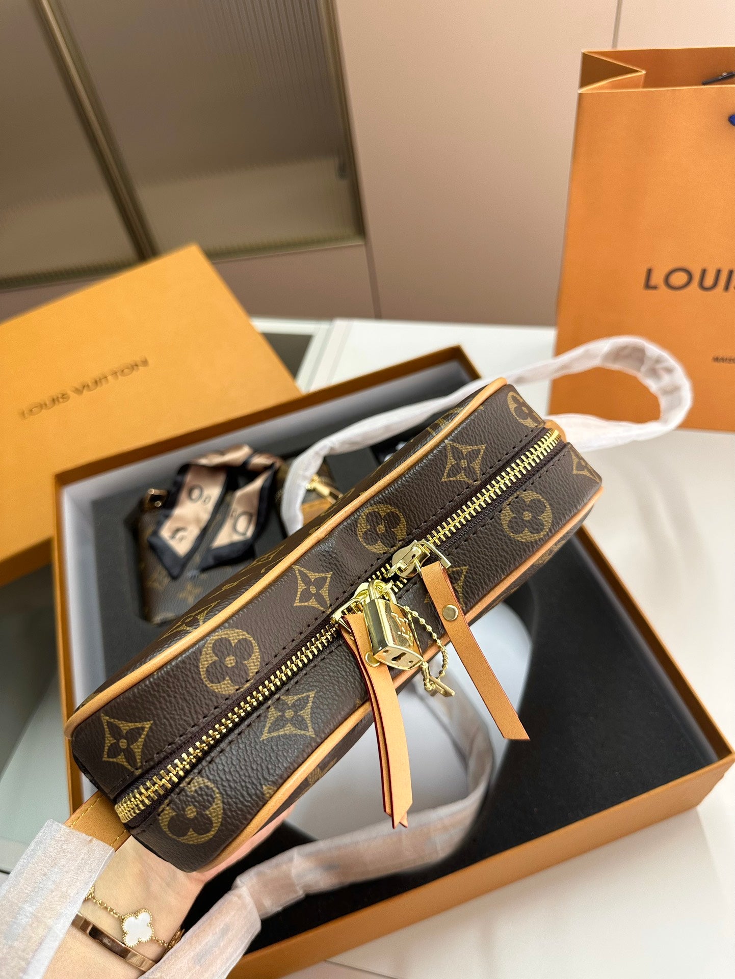 Heart Louis Vuitton 4-Piece Set