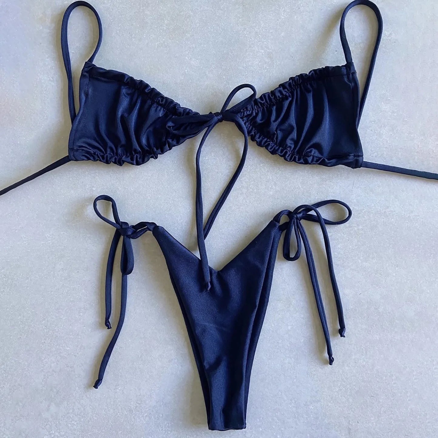 HEISSES BIKINI-SET