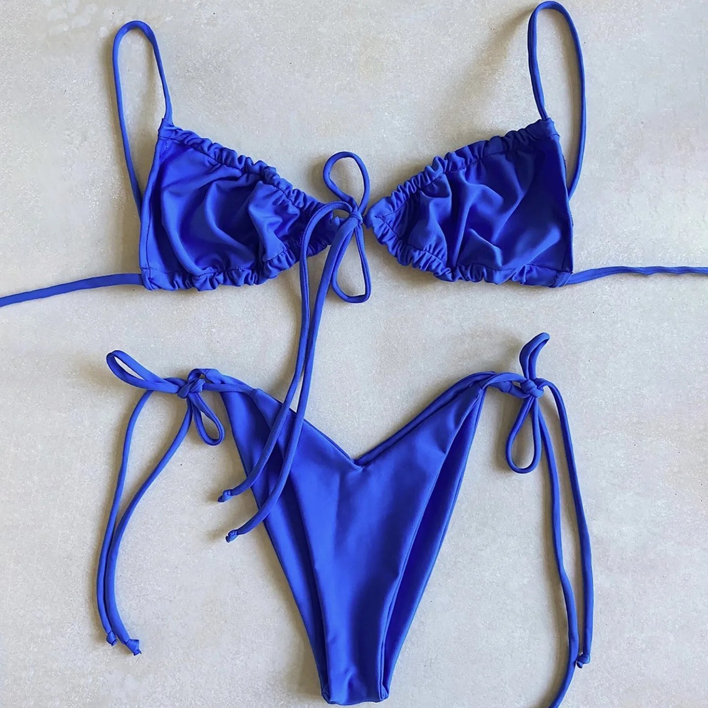 HEISSES BIKINI-SET